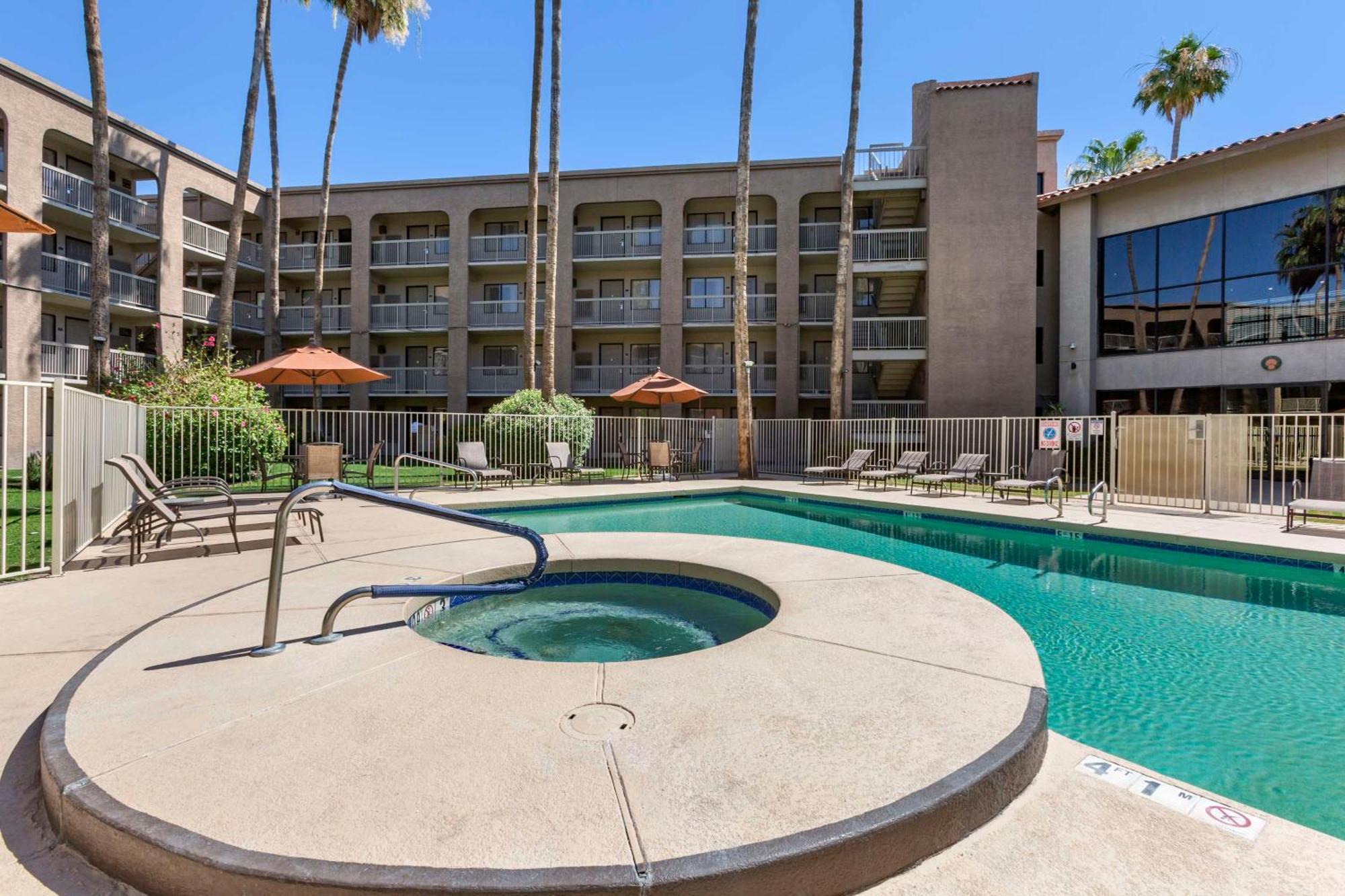 Best Western Plus Scottsdale Thunderbird Suites Εξωτερικό φωτογραφία