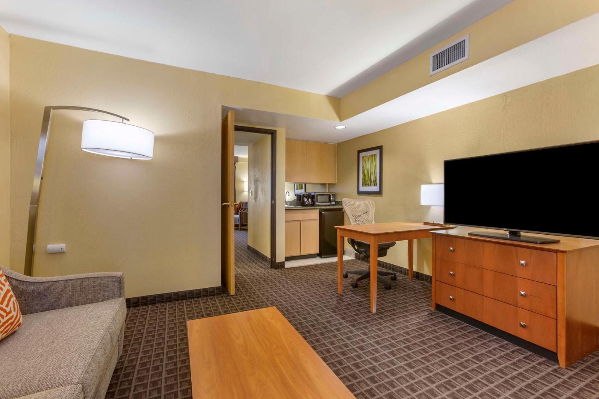 Best Western Plus Scottsdale Thunderbird Suites Εξωτερικό φωτογραφία
