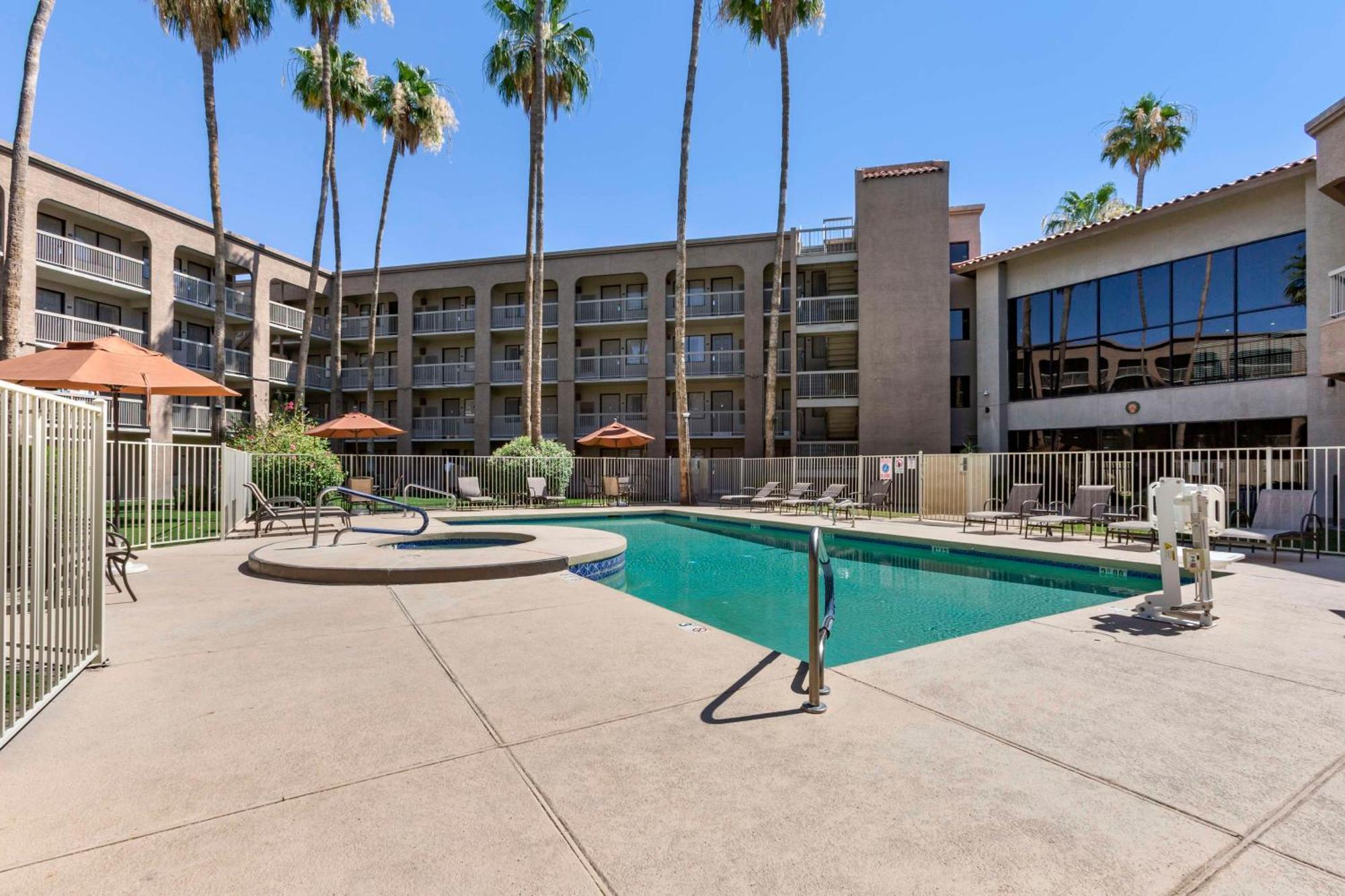 Best Western Plus Scottsdale Thunderbird Suites Εξωτερικό φωτογραφία