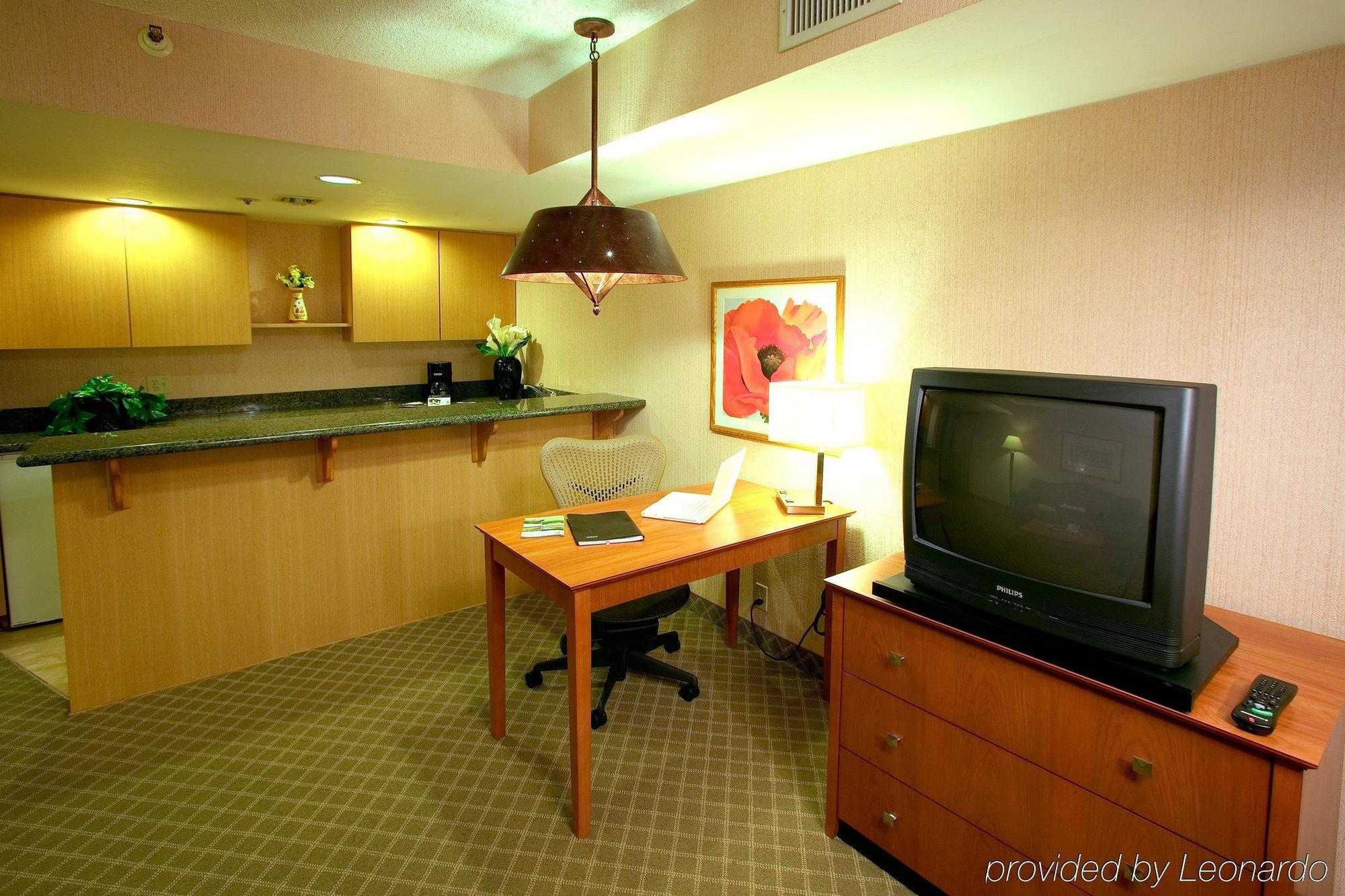 Best Western Plus Scottsdale Thunderbird Suites Δωμάτιο φωτογραφία